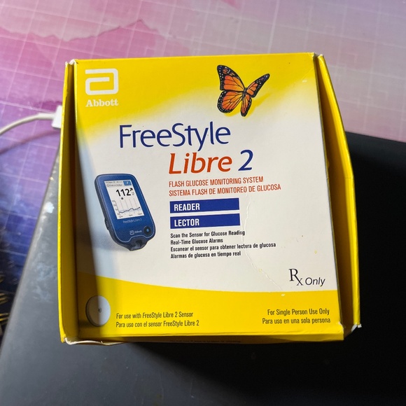 NWOT (2) FreeStyle Libre Sensor Monitoring System & (1) Libre 2 Reader - Picture 2 of 8